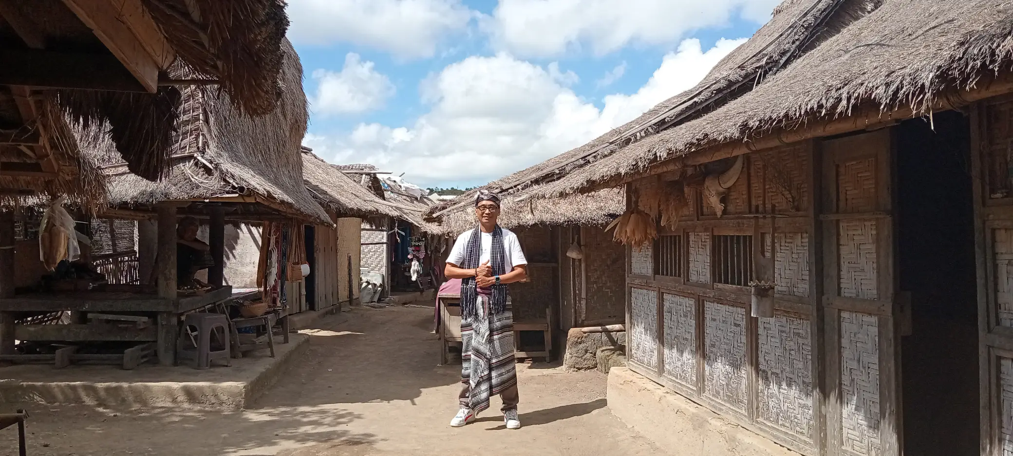 Ende traditional Sasak village and Sukarara weaving village culture tour Lombok